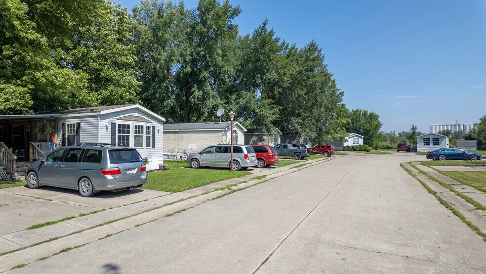 5822 Natalie Dr, Remington, IN à vendre - Photo de l’immeuble – Image 2 sur 10