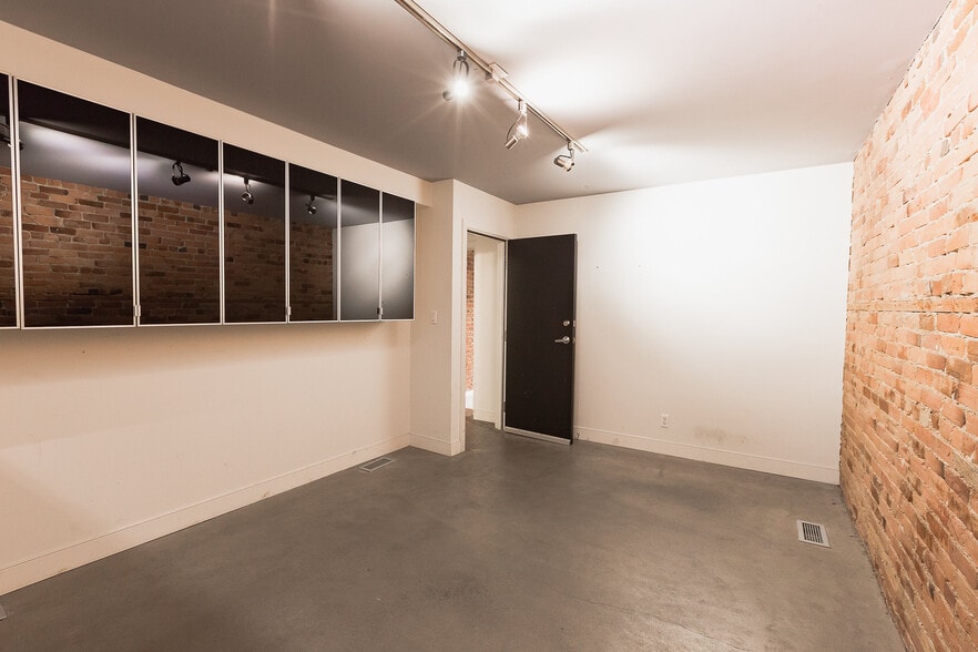 4448-4454 Av Papineau, Montréal, QC à vendre - Photo intérieure – Image 2 sur 9