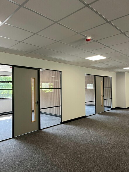 Pontefract Rd, Barnsley à louer - Photo de l’immeuble – Image 2 sur 16