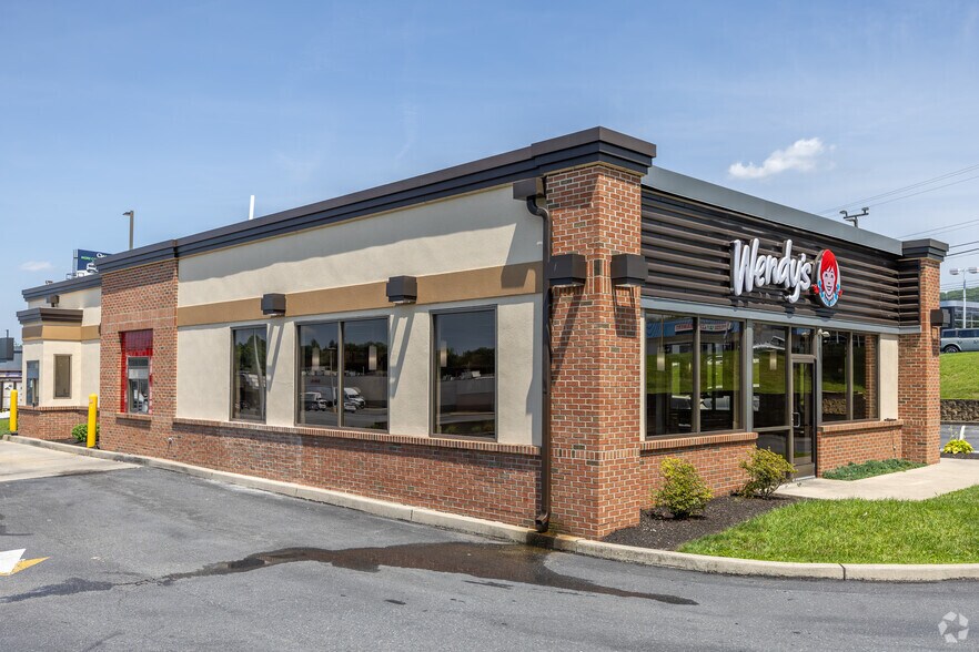 3390 Lehigh St, Allentown, PA à louer - Photo principale – Image 1 sur 3