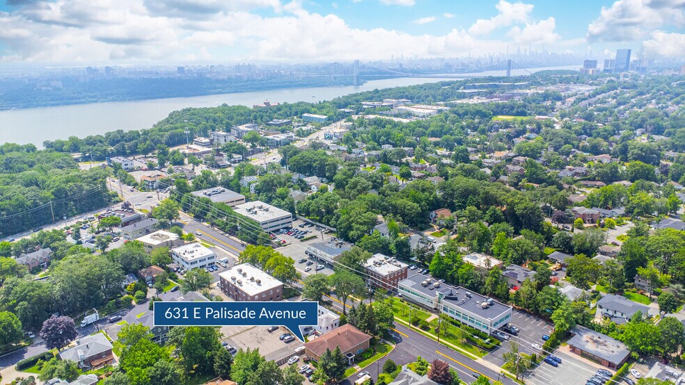 631 E Palisades Ave, Englewood Cliffs, NJ à vendre - Photo de l’immeuble – Image 2 sur 14
