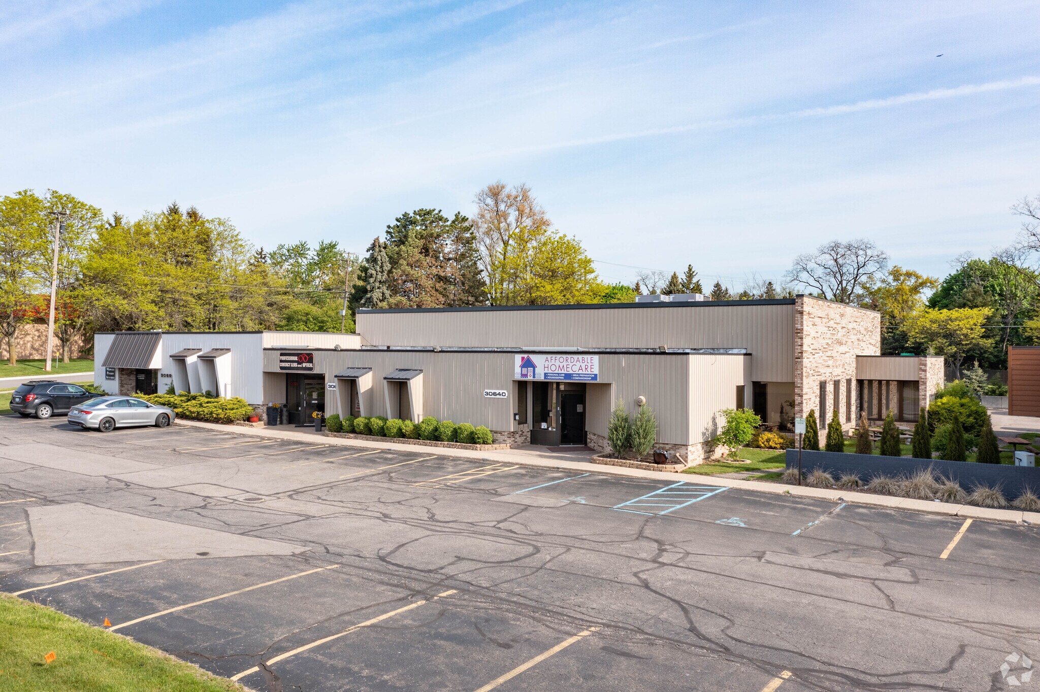 30640-30680 W 12 Mile Rd, Farmington Hills, MI à vendre Photo principale– Image 1 sur 4