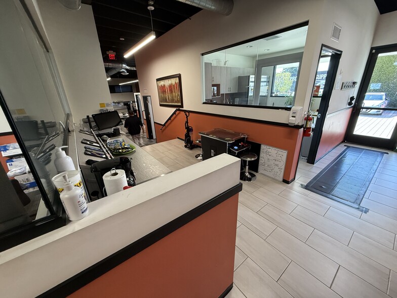 7525 Topanga Canyon Blvd, Canoga Park, CA à louer - Photo de l’immeuble – Image 2 sur 10