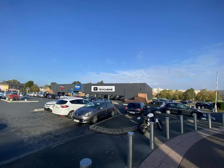 1 Les Épis, Sin-le-Noble à louer - Photo de l’immeuble – Image 1 sur 7