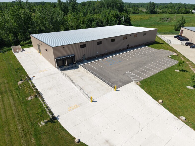 4646 Arden Dr, Fort Wayne, IN à vendre - Photo de l’immeuble – Image 2 sur 11