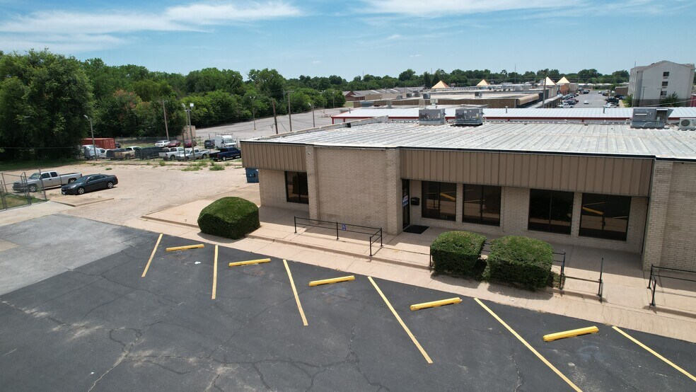 1214 N Highway 81, Duncan, OK à louer - Photo de l’immeuble – Image 2 sur 29