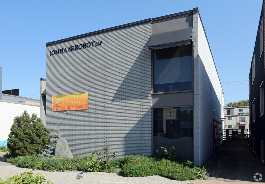 10619-10621 124th St, Edmonton, AB à louer - Photo de l’immeuble – Image 2 sur 7