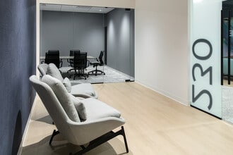 6350 Walker Ln, Alexandria, VA à louer Photo intérieure– Image 2 sur 12