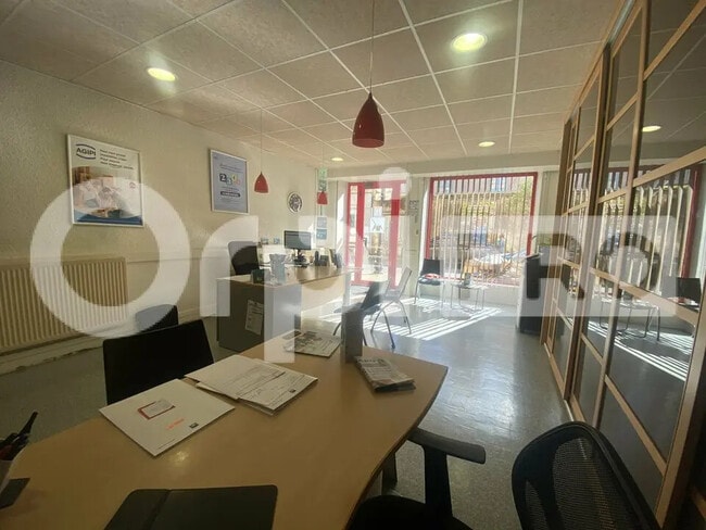 Plus de détails pour Local commercial à vendre