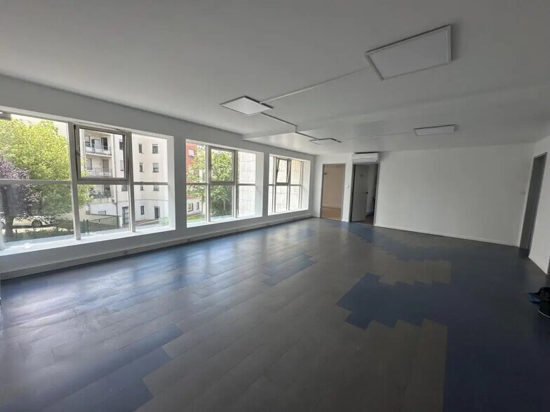 Bureau dans Forbach à louer - Photo de l’immeuble – Image 3 sur 5