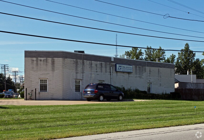 1884 E 337th St, Eastlake, OH à louer - Photo de l’immeuble – Image 2 sur 3