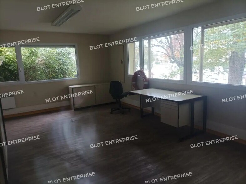 Local d’activités dans Orvault à louer - Photo de l’immeuble – Image 3 sur 10