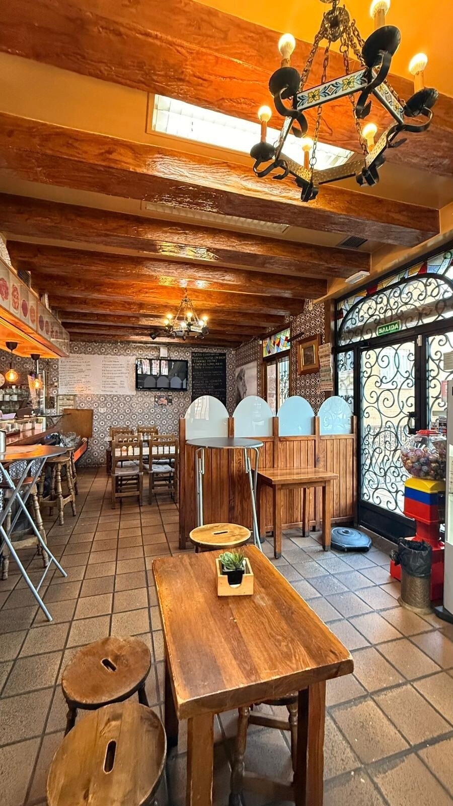 Local commercial dans Alcobendas, Madrid à louer Photo intérieure– Image 1 sur 12