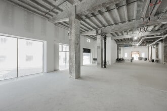 1300-1312 Rue Sherbrooke W, Montréal, QC à louer Photo intérieure– Image 2 sur 3