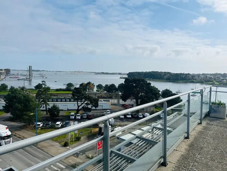Bureau dans Lorient à louer - Photo de l’immeuble – Image 2 sur 7