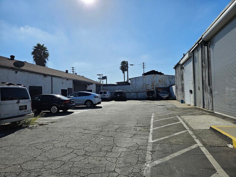 1720 E 14th St, Los Angeles, CA à louer - Photo de l’immeuble – Image 2 sur 5
