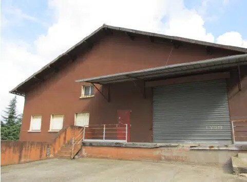 Local d’activités dans Fleurieu-sur-Saône à louer - Photo de l’immeuble – Image 1 sur 2