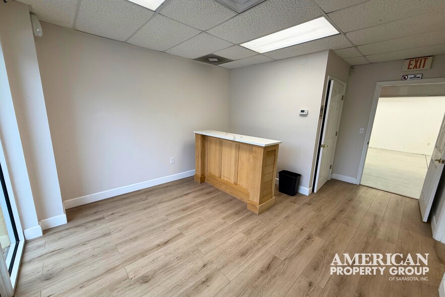 7610-7630 Matoaka Rd, Sarasota, FL à louer - Photo de l’immeuble – Image 2 sur 15