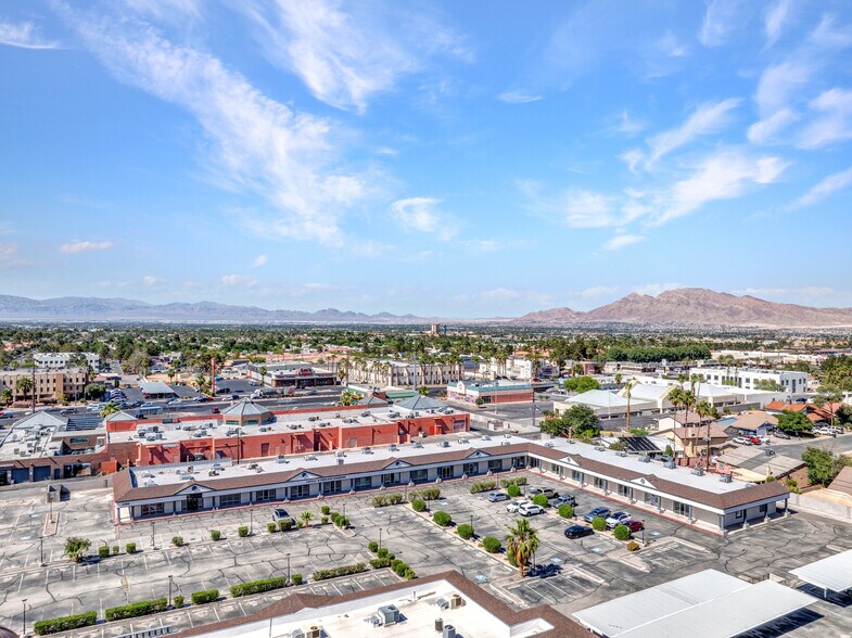 4160 S Pecos Rd, Las Vegas, NV à louer - Photo de l’immeuble – Image 3 sur 19