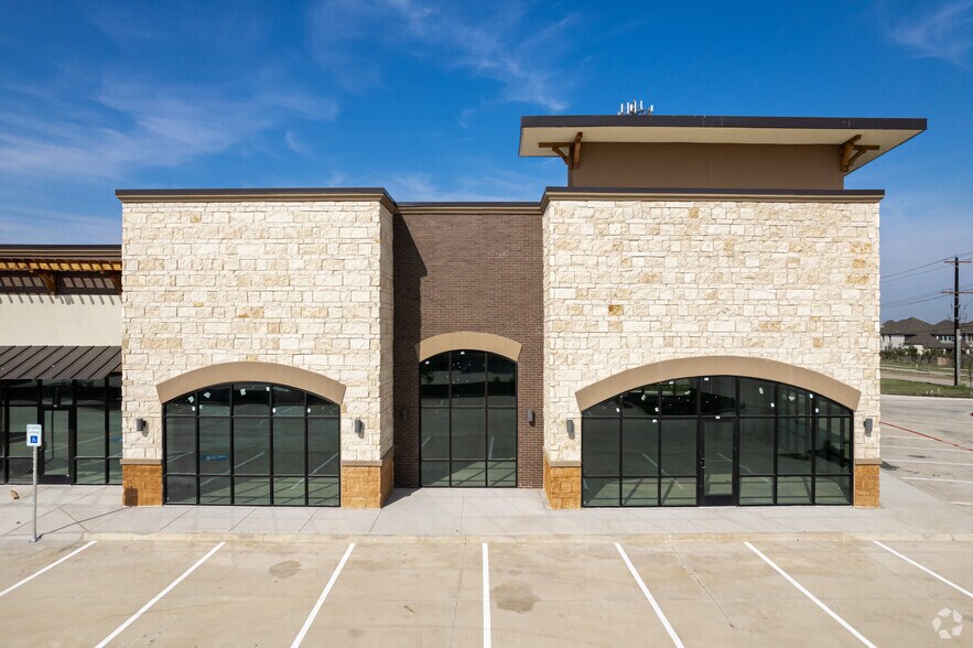 14111 King Rd, Frisco, TX à louer - Photo de l’immeuble – Image 3 sur 40