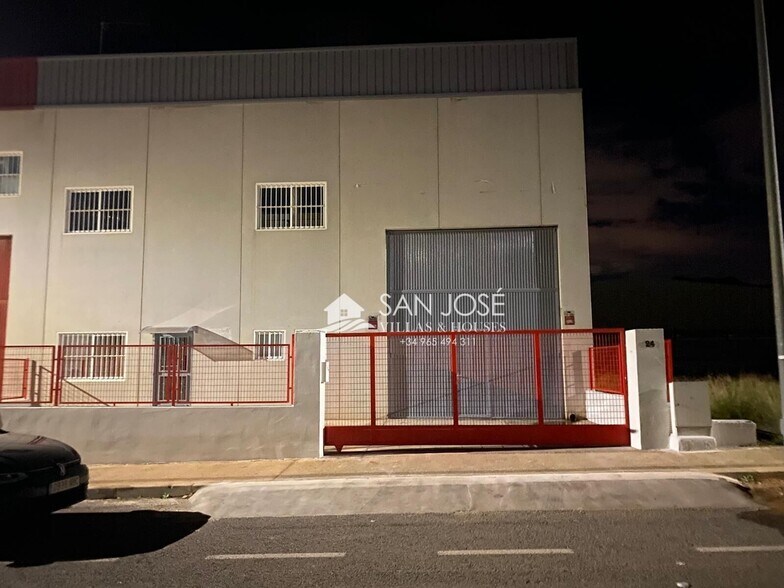 Industriel/Logistique dans HONDÓN DE LAS NIEVES à vendre - Photo de l’immeuble – Image 1 sur 21