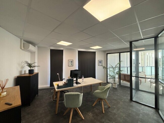 Plus de détails pour Bureau à louer