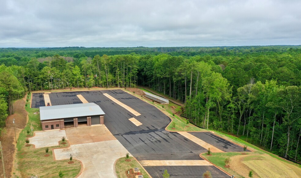 570 Steele dr, Hampton, GA à louer - Photo de l’immeuble – Image 1 sur 8