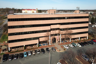 799 Hanes Mall Blvd, Winston-Salem, NC - VUE AÉRIENNE  vue de carte - Image1