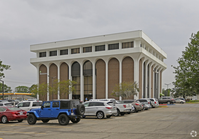 916 S Burnside Ave, Gonzales, LA à louer - Photo de l’immeuble – Image 2 sur 4