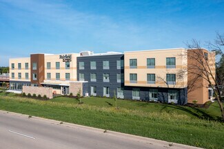 Plus de détails pour 935 S Rolling Meadows Dr, Fond Du Lac, WI - Hôtellerie à vendre