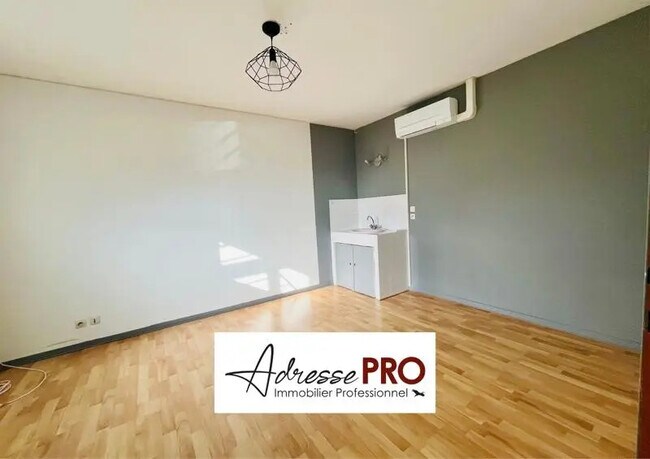 Plus de détails pour Local commercial à vendre