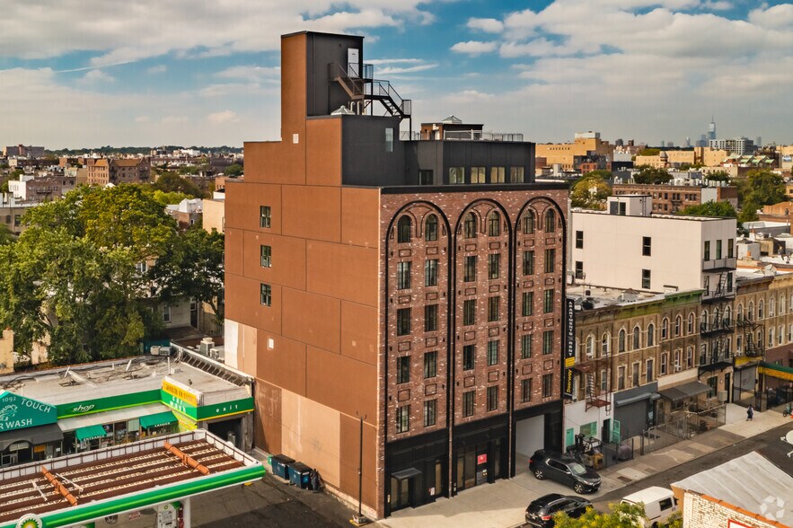 1084 Rogers Ave, Brooklyn, NY à louer - Photo de l’immeuble – Image 2 sur 29
