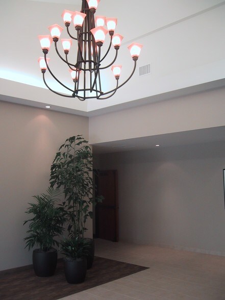 3465 Torrance Blvd, Torrance, CA à vendre - Hall d’entrée – Image 3 sur 6
