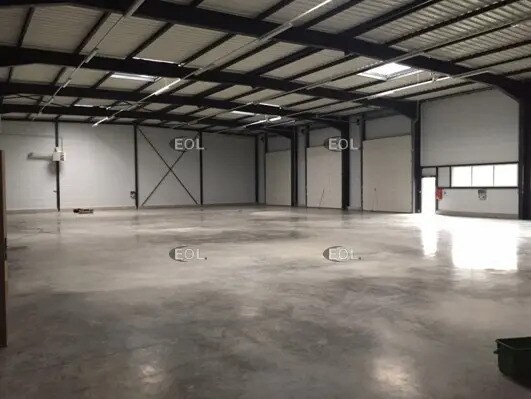 Industriel/Logistique dans Janneyrias à louer - Photo de l’immeuble – Image 3 sur 6