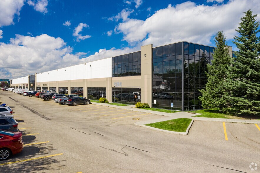 1200-1260 26 Av SE, Calgary, AB à louer - Photo de l’immeuble – Image 1 sur 5