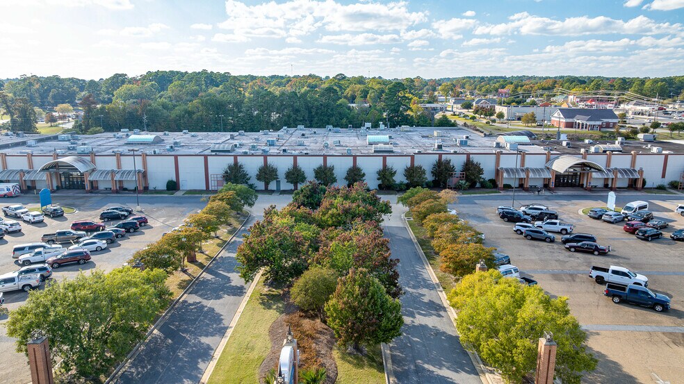 102 Thomas Rd, West Monroe, LA à vendre - Photo principale – Image 1 sur 34