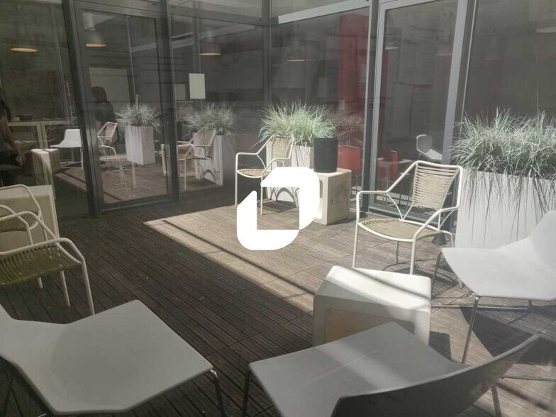 Bureau dans Paris à louer - Photo de l’immeuble – Image 2 sur 8