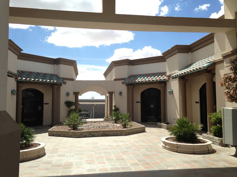 5505 N Mesa, El Paso, TX à louer - Photo de l’immeuble – Image 2 sur 3