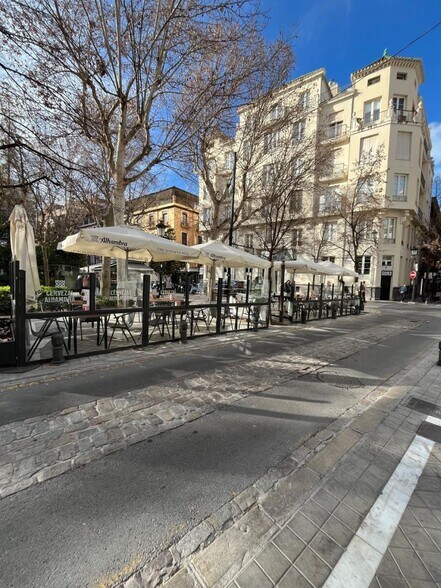 Plaza Trinidad, 7, Granada, Granada à louer - Photo de l’immeuble – Image 3 sur 17