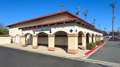 1727 E Daily Dr, Camarillo, CA à louer Photo de l’immeuble– Image 1 sur 1