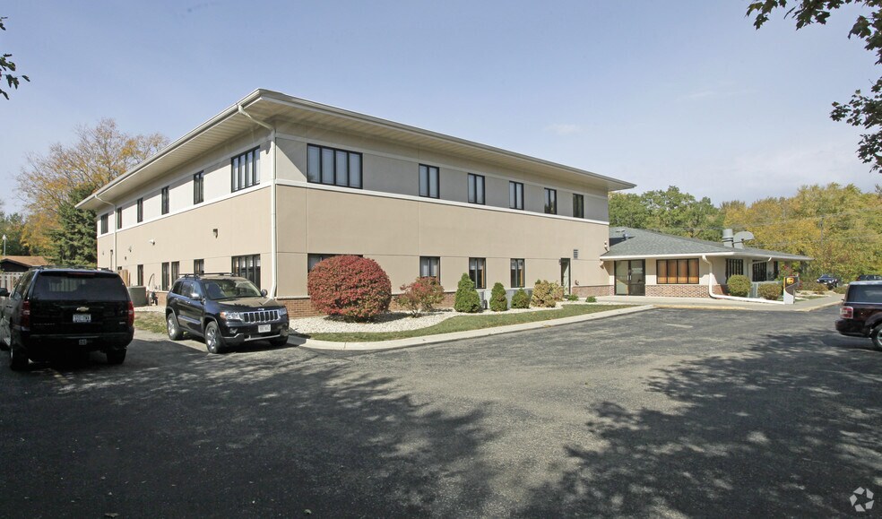 6405 Century Ave, Middleton, WI à louer - Photo de l’immeuble – Image 2 sur 8