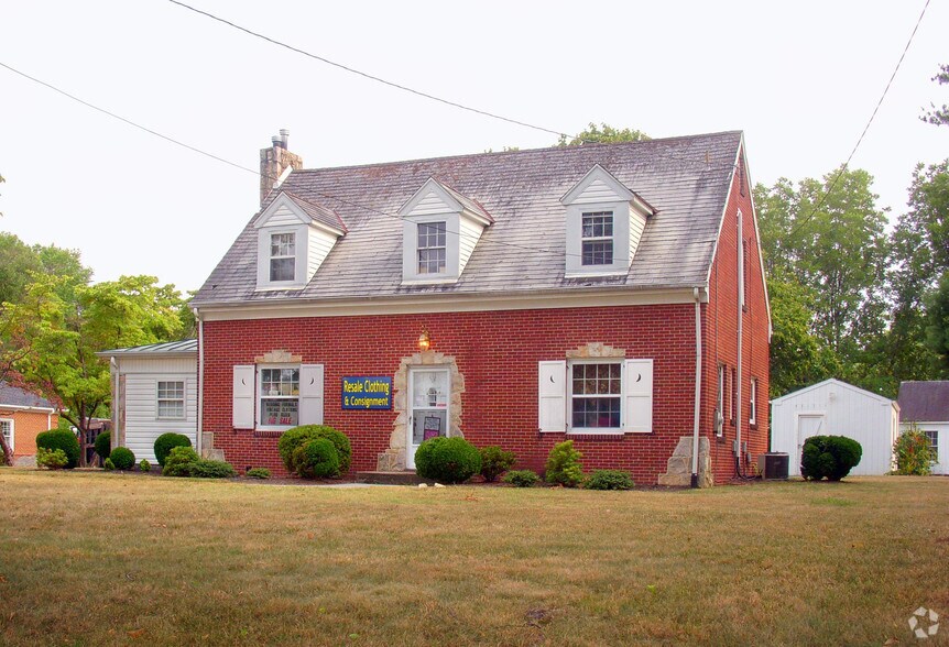 1540 Apperson Dr, Salem, VA à vendre - Photo principale – Image 1 sur 50