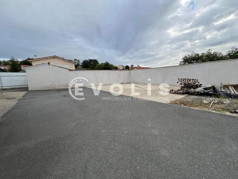 102 Rue Fleury Jay, GRIGNY-SUR-RHÔNE à louer - Photo de l’immeuble – Image 3 sur 9