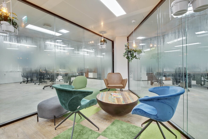 Bureau dans Puteaux à louer - Photo de l’immeuble – Image 3 sur 20