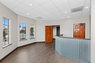 200 E Washington Ave, Escondido, CA à louer Photo intérieure– Image 1 sur 12