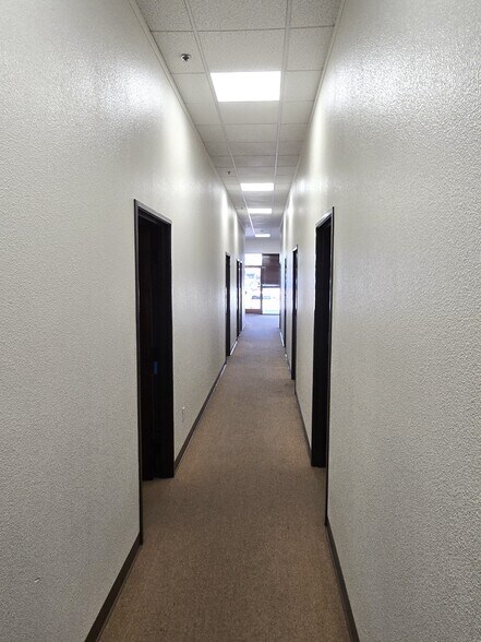722 E Main St, Santa Maria, CA à louer - Photo de l’immeuble – Image 3 sur 6