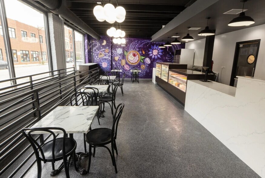 1837 W Grand Ave, Chicago, IL à vendre - Photo intérieure – Image 2 sur 4