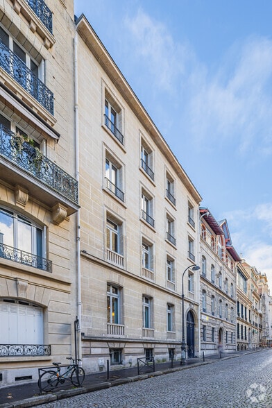 43 Rue Boissière, Paris à louer - Photo de l’immeuble – Image 3 sur 11