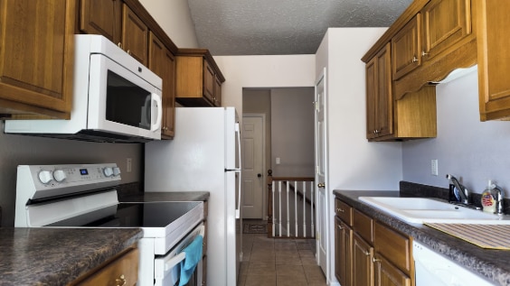 31 Sunset Dr, Camdenton, MO à vendre - Photo intérieure – Image 2 sur 30