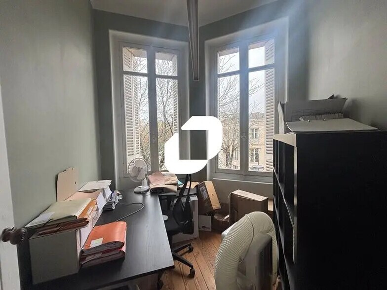 Bureau dans Bordeaux à louer - Photo de l’immeuble – Image 3 sur 14